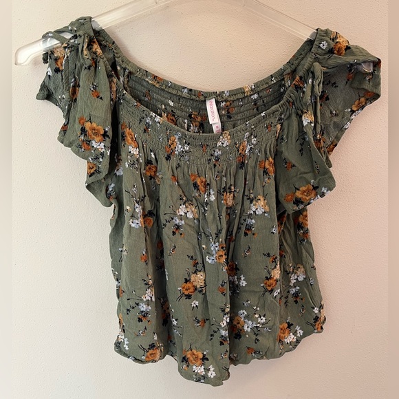 Juniors off the shoulder top size M - Picture 3 of 3